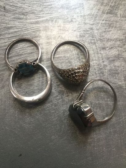 4 bagues en argent (à vérifier)