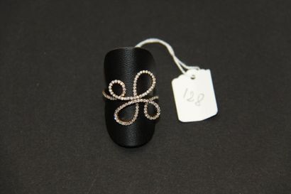 Bague en or rose 18K (750/oo) à décor ajouré...
