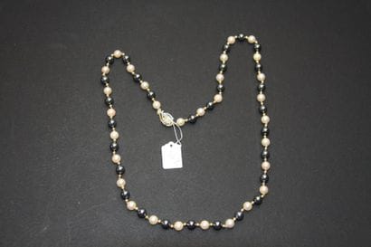 Collier de perles de culture et de perles...