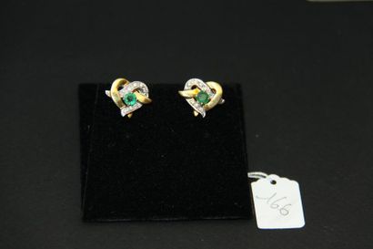 Paire de boucles d'oreilles en or 18K (750/oo)...