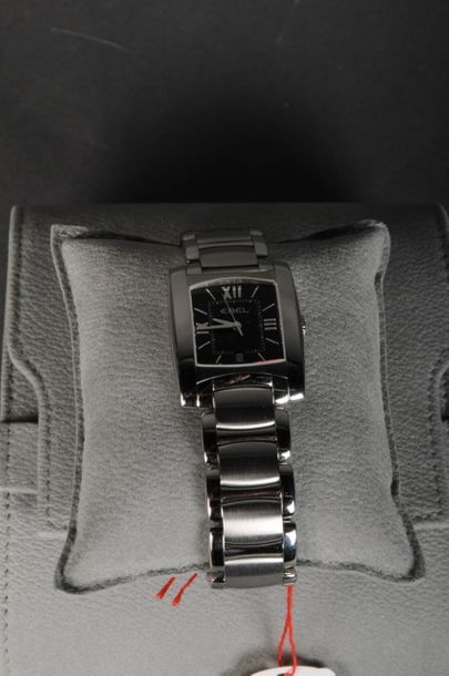 Montre dame EBEL modèle BRASILIA, mouvement...