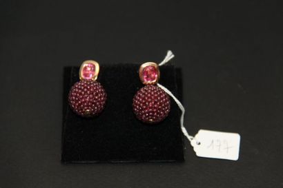 Paire de pendants d'oreilles en or rose 14K...