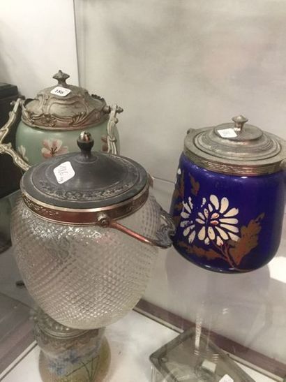 Trois pots à biscuits 