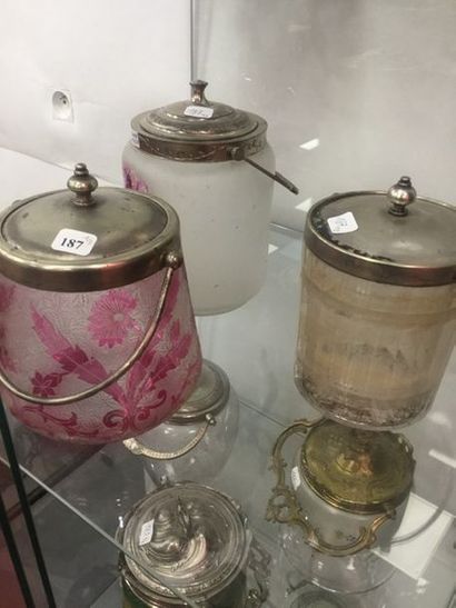 Trois pots à biscuits 