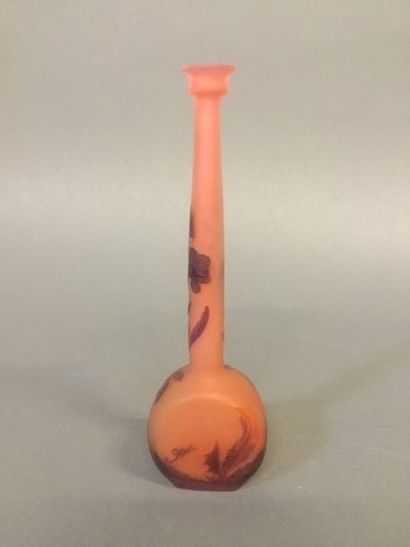 Gallé, vase soliflore aux ophrys, ht. 22...