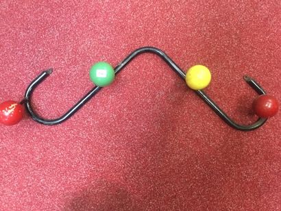 Porte manteau (boules de couleur)