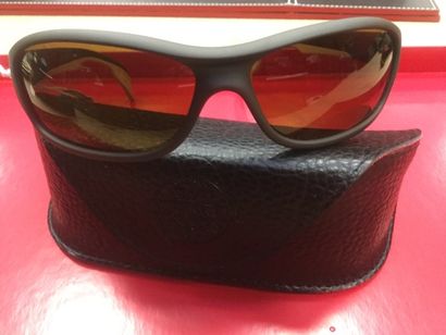 VUARNET, Paire de lunettes 