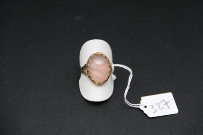 Bague en or jaune 18K (750/oo) ornée d'un...