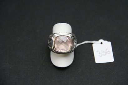 Bague chevalière en argent ciselé (925/oo)...