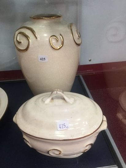 Longwy, 1 soupière, diam. 16cm + 1 vase (fèle),...