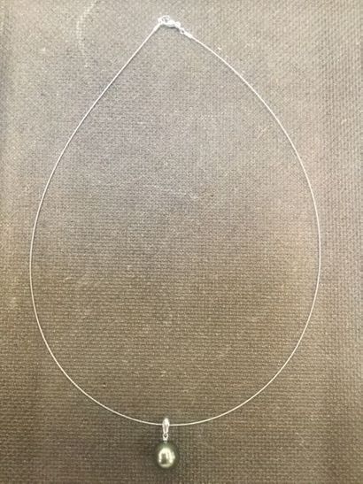 (1270) Pendentif or blanc 0,8 gr et perle...