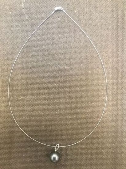 (1257) Pendentif or blanc 0,8 gr et perle...