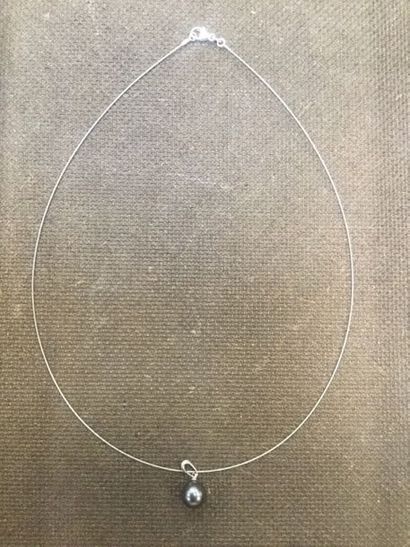 (1275) Pendentif or blanc 0,8 gr et perle...