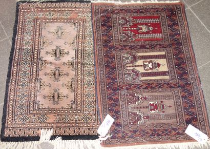 167- 2 tapis 95 x 60 cm