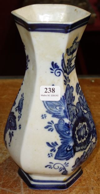 238- Vase en faïence de Delft