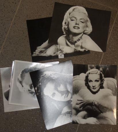 82- Lot de 7 photos d'actrices dont Rita...
