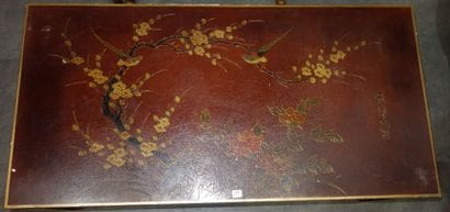 323- Extrême-Orient Table basse en bois laqué...