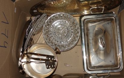 174- Lot de divers : plats (inox et métal...