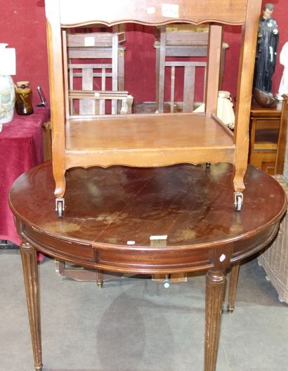 294- Table ronde et table desserte