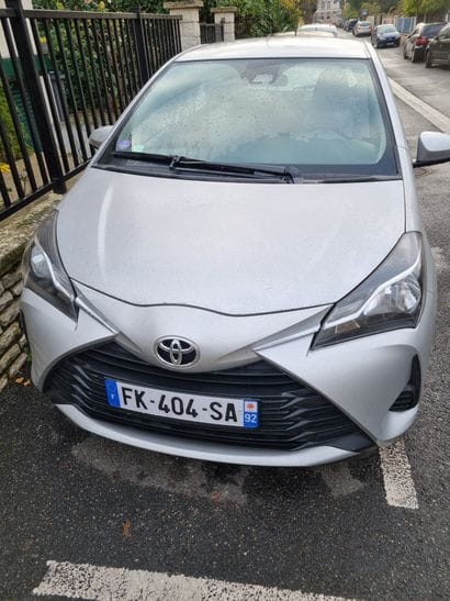 1- Véhicule TOYOTA Yaris immatriculé FK-404-SA...