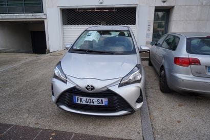 1- Véhicule TOYOTA Yaris immatriculé FK-404-SA...