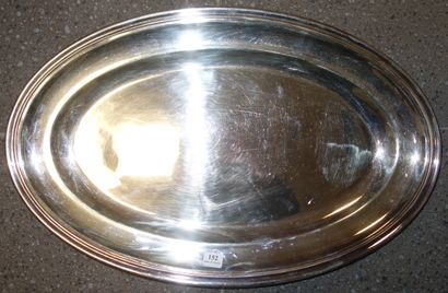 152- Plat ovale en métal argenté 50 x 31...