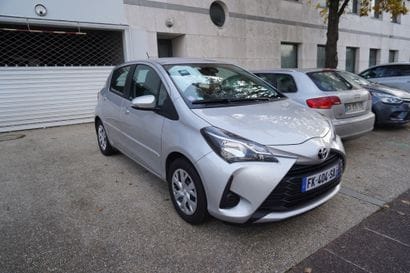 1- Véhicule TOYOTA Yaris immatriculé FK-404-SA...