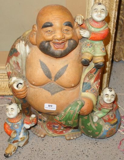 89- CHINE Sculpture en porcelaine à décor...