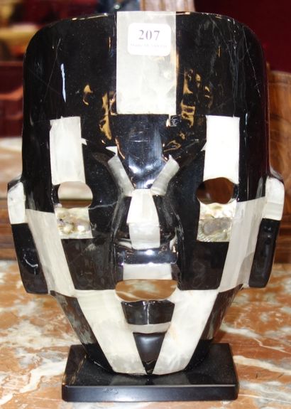 207- Masque damier en verre et nacre