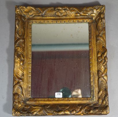198- Petit miroir en bois et stuc doré Travail...