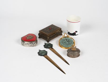 Anonymous, CARTIER - Set of boxes and miscellaneous...