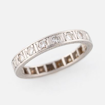83- American wedding band in white gold set...