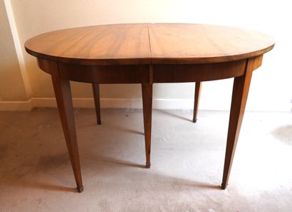 386- Oval dining table with 6 legs. Louis...