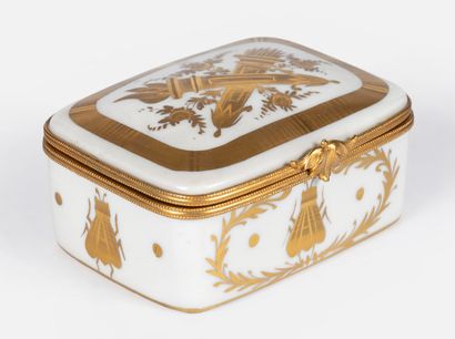 357- LIMOGES White and gold porcelain box...