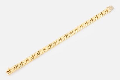 53- Yellow gold bracelet. Weight: 16.9 g....