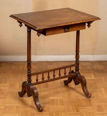 379- Veneered 1-drawer coffee table. 71 x...