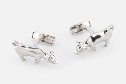 137- DUNHILL Silver cufflinks featuring bulls,...