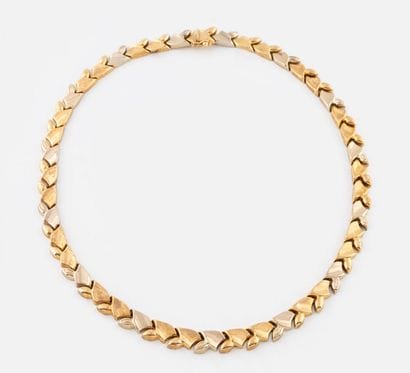 61- 2-gold necklace with fancy links. Weight:...
