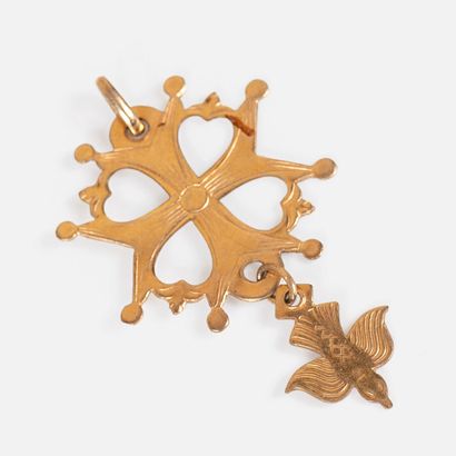 166- Yellow gold pendant. Weight: 1.20 g....