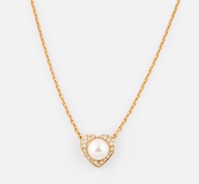 88- Yellow gold neck chain with heart-shaped...