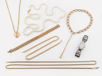 129- Lot of costume jewelry: pearl necklace...