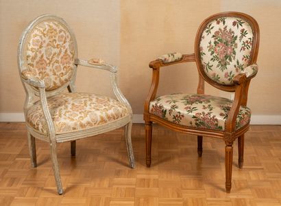 384- 2 Louis XVI armchairs and 7 chairs....