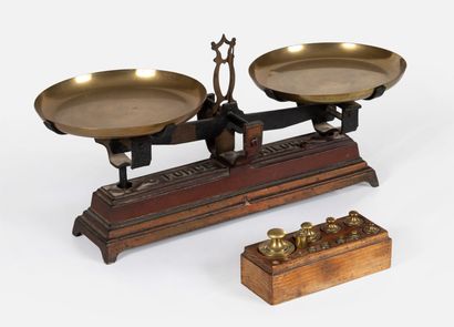 369- Scale and weights (3 missing). Collection...