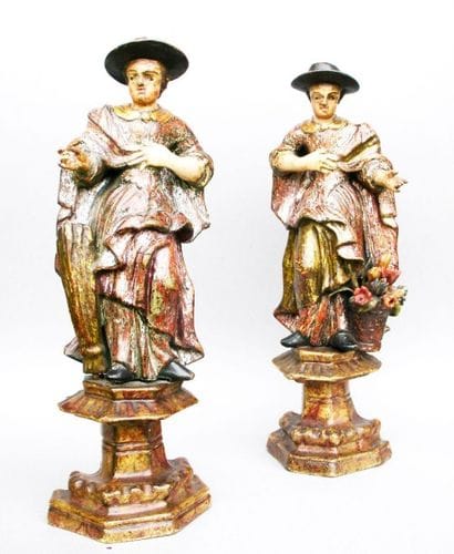 Paire de statuettes en bois polychrome argenté...