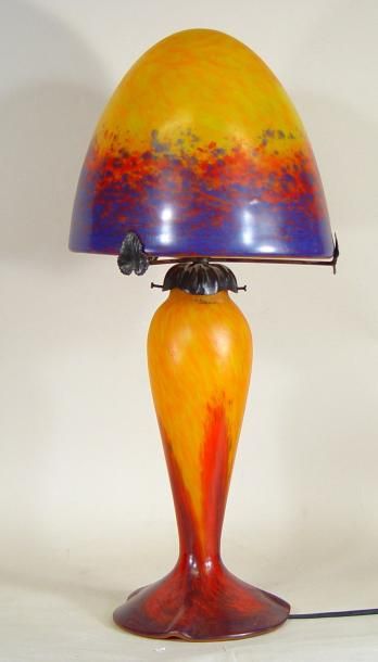 LE VERRE FRANÇAIS
Une lampe en verre multicouches...