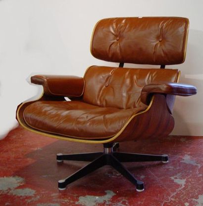 EAMES Charles
Deux fauteuils. Edition mobilier...