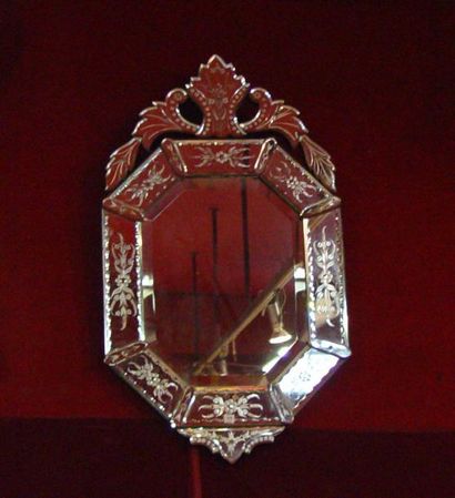 Un miroir dans le goût de Venise