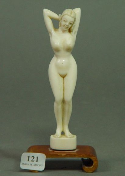 121- ''Nu''
Sculpture en ivoire
Hauteur :...