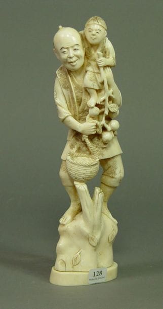 128- ''Homme et enfant''

Okimono en ivoire

Hauteur...