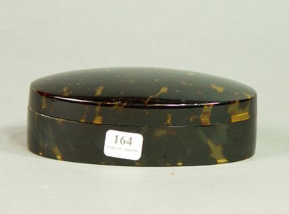 164- Boîte en écaille

Longueur : 14 cm